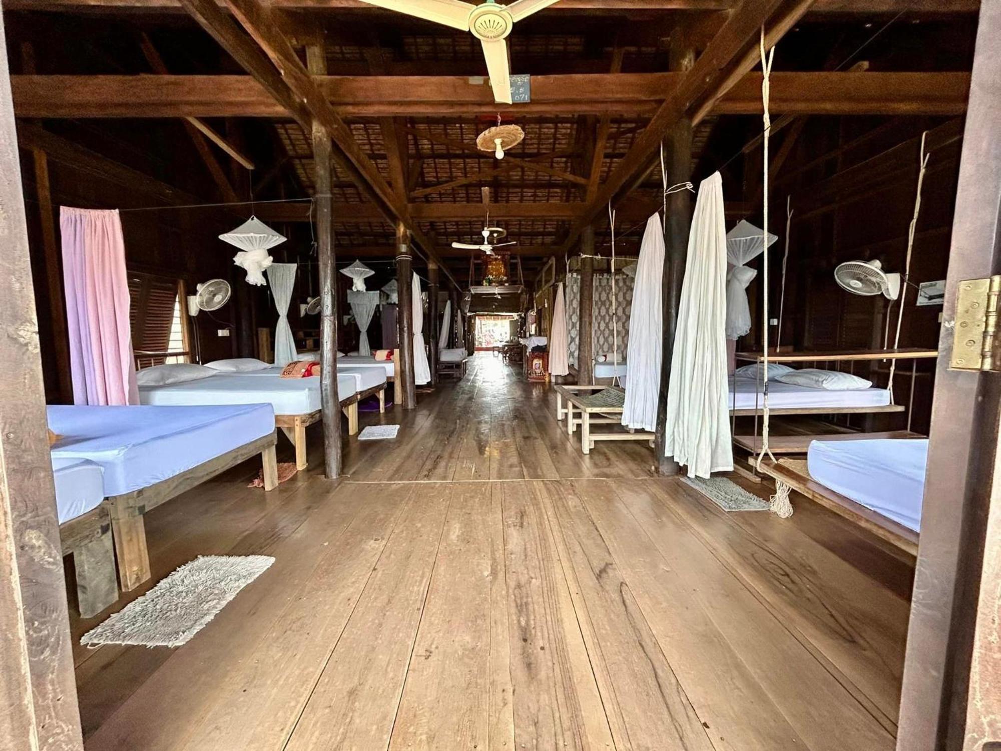 St 63 Home Stay & Tour Kampong Khleang ภายนอก รูปภาพ