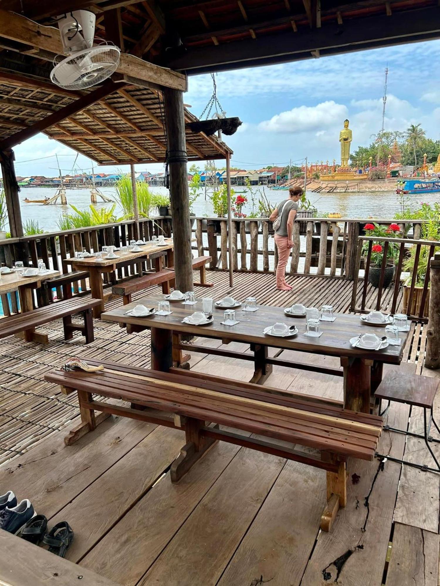 St 63 Home Stay & Tour Kampong Khleang ภายนอก รูปภาพ