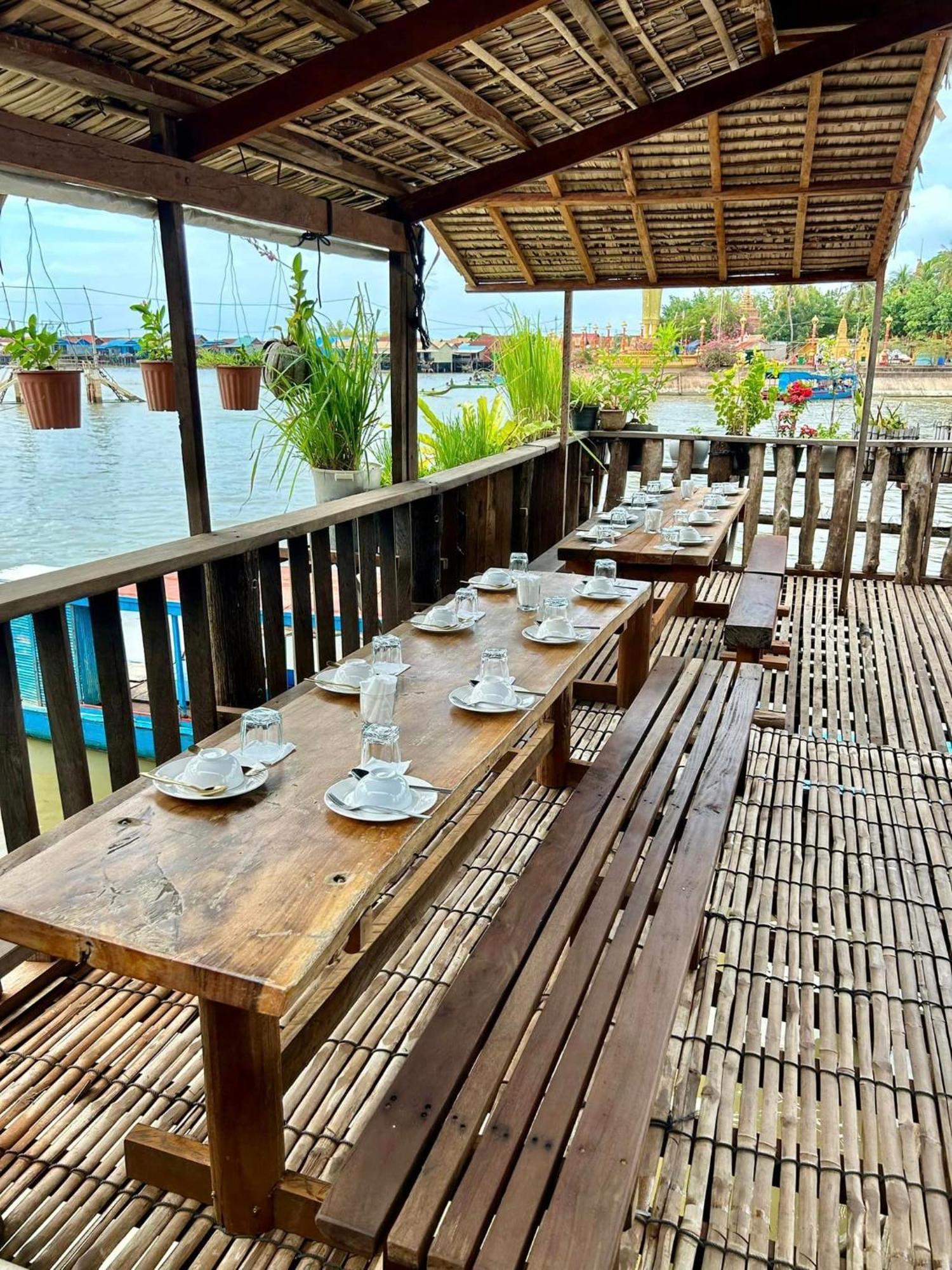St 63 Home Stay & Tour Kampong Khleang ภายนอก รูปภาพ