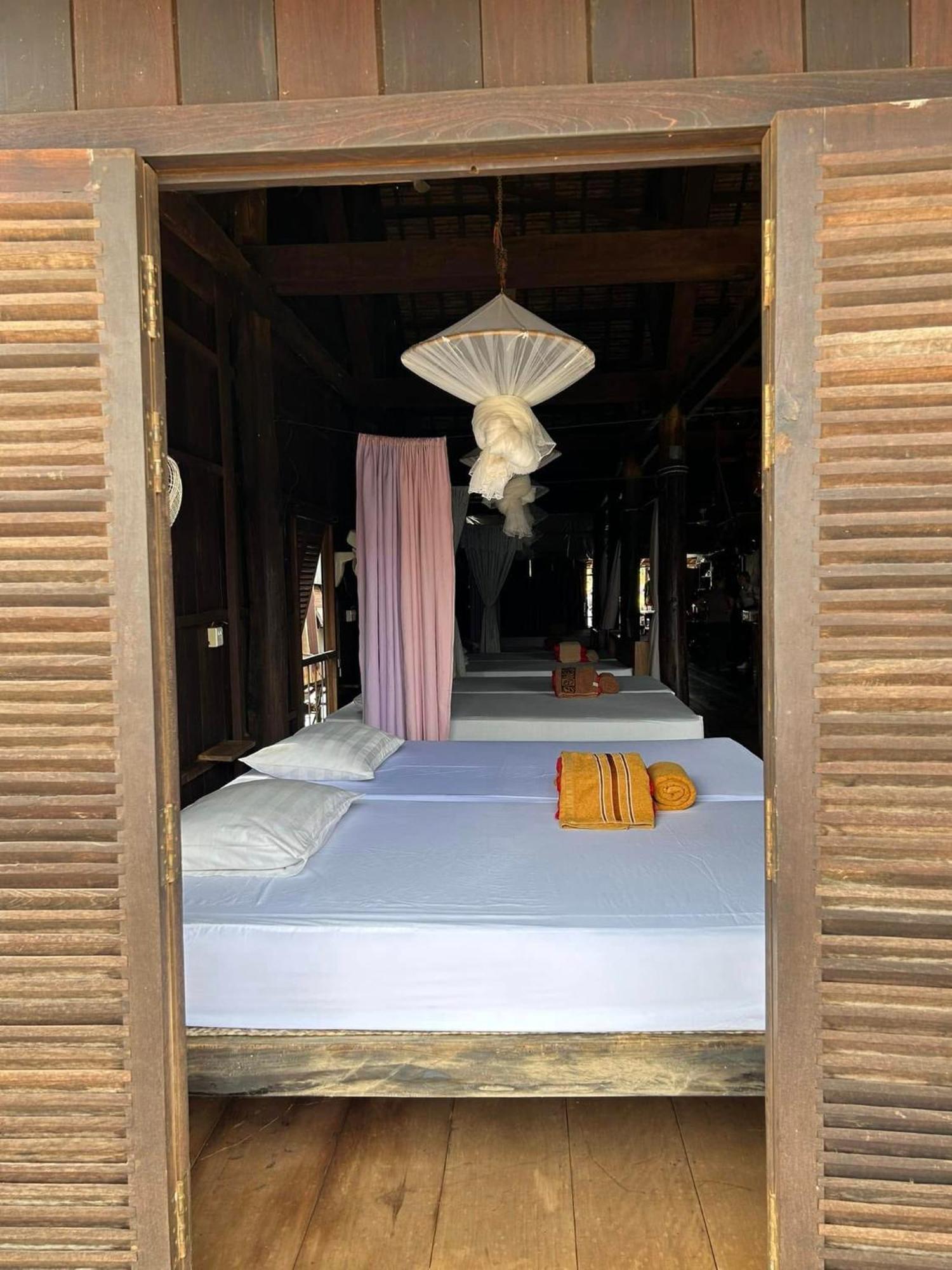 St 63 Home Stay & Tour Kampong Khleang ภายนอก รูปภาพ