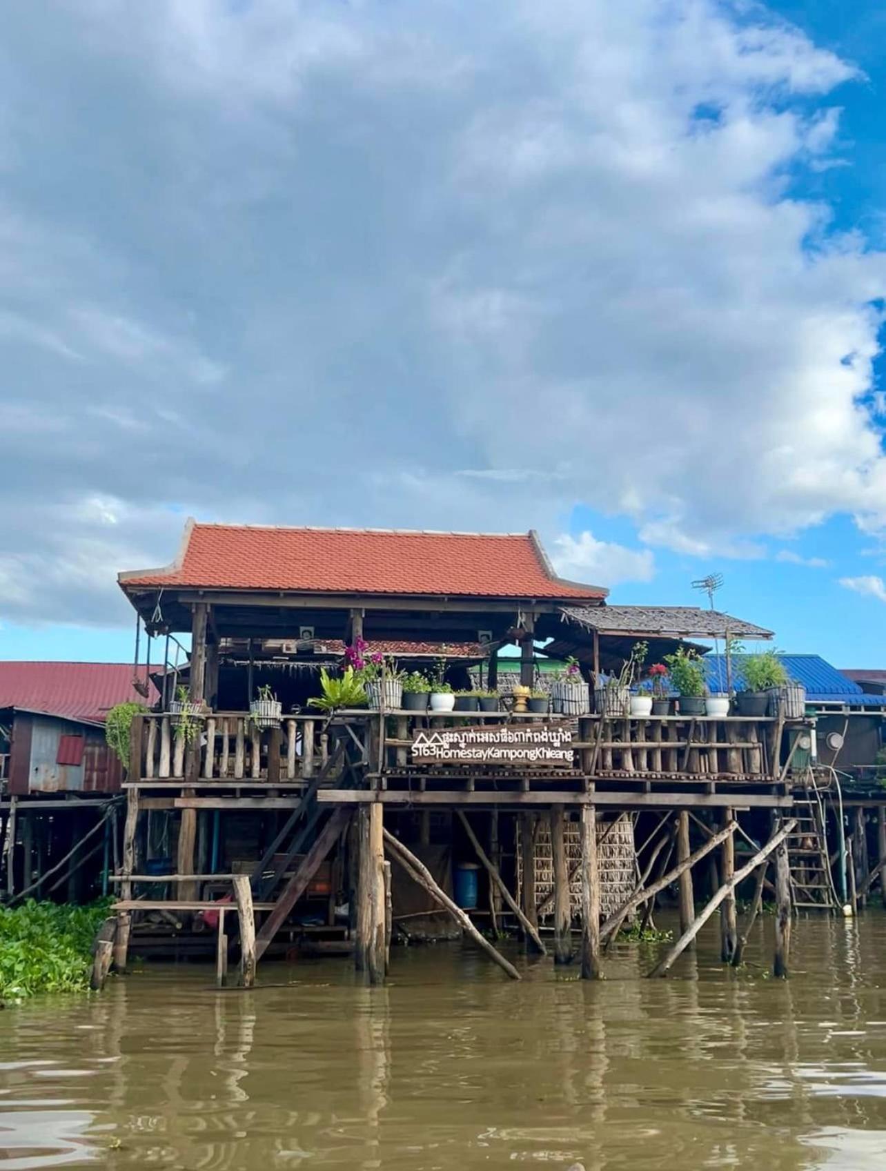 St 63 Home Stay & Tour Kampong Khleang ภายนอก รูปภาพ